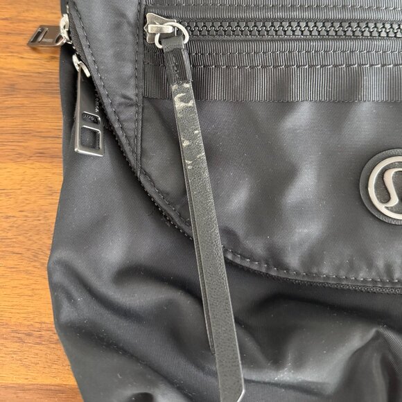 Lululemon - Festival Bag in Black - Picture 5 of 16